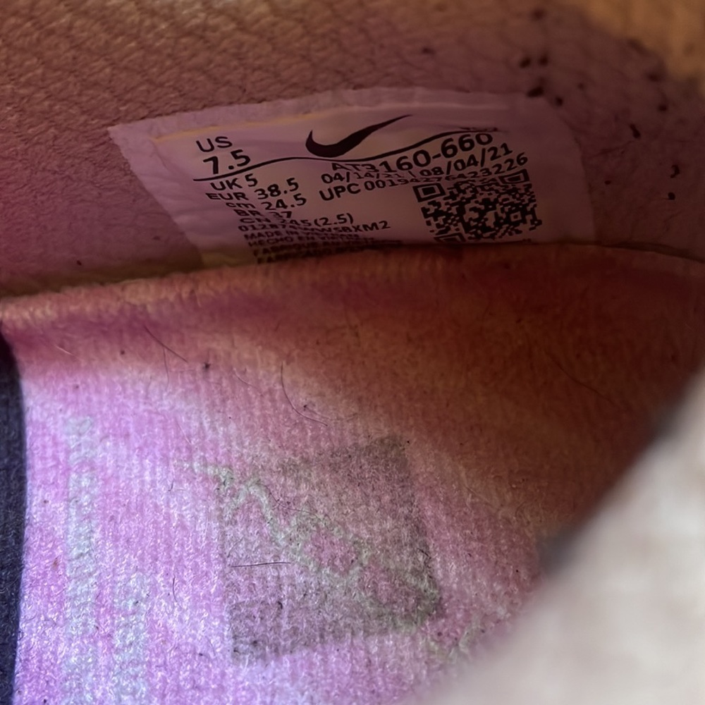 nike metcon grey pink